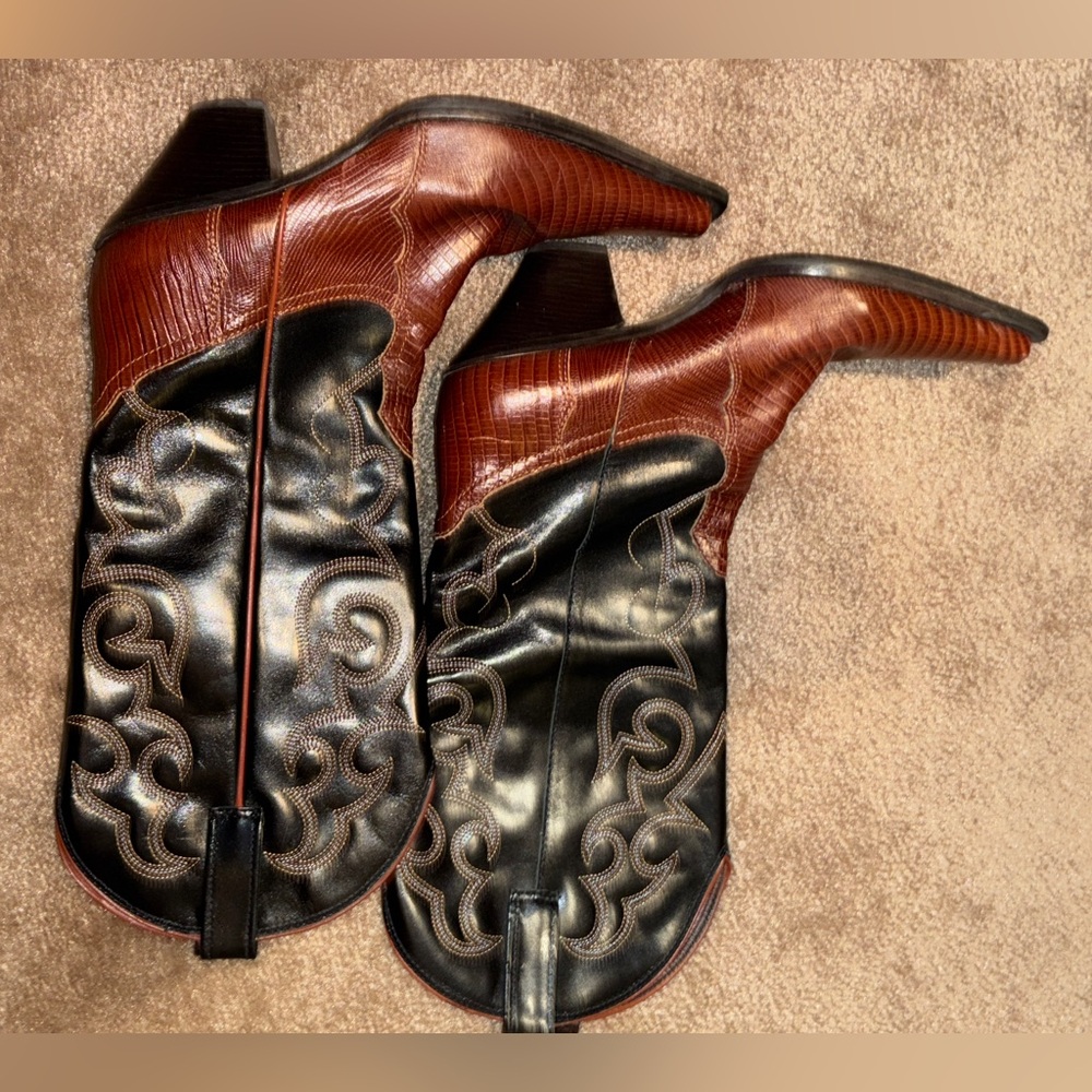 ⭐️Leather Cowboy Boots SZ 7⭐️ - Picture 3 of 9